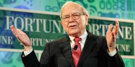 Multimiljardair Warren Buffett, goede vriend van Bill Gates, zegt over de huidige crisissen dat ‘we nog maar begonnen zijn’