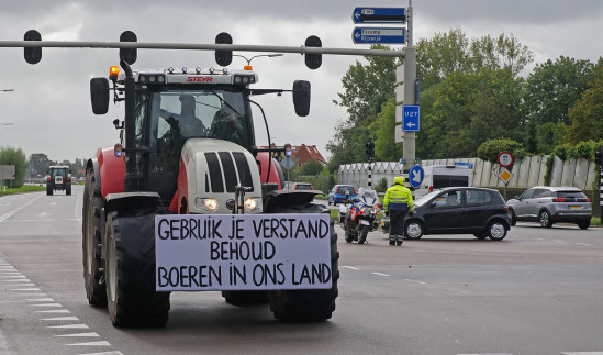 WEF-pion Hoekstra laat boeren stikken: ‘CDA werkt keihard om The Great Reset te implementeren’
